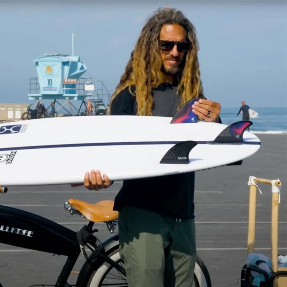 Machado Pivot | Thruster 3 Fin Set | Blackstix | Futures Fins | Rob Machado 3 Fin Set | Suit Round Tail and Flat Rocker